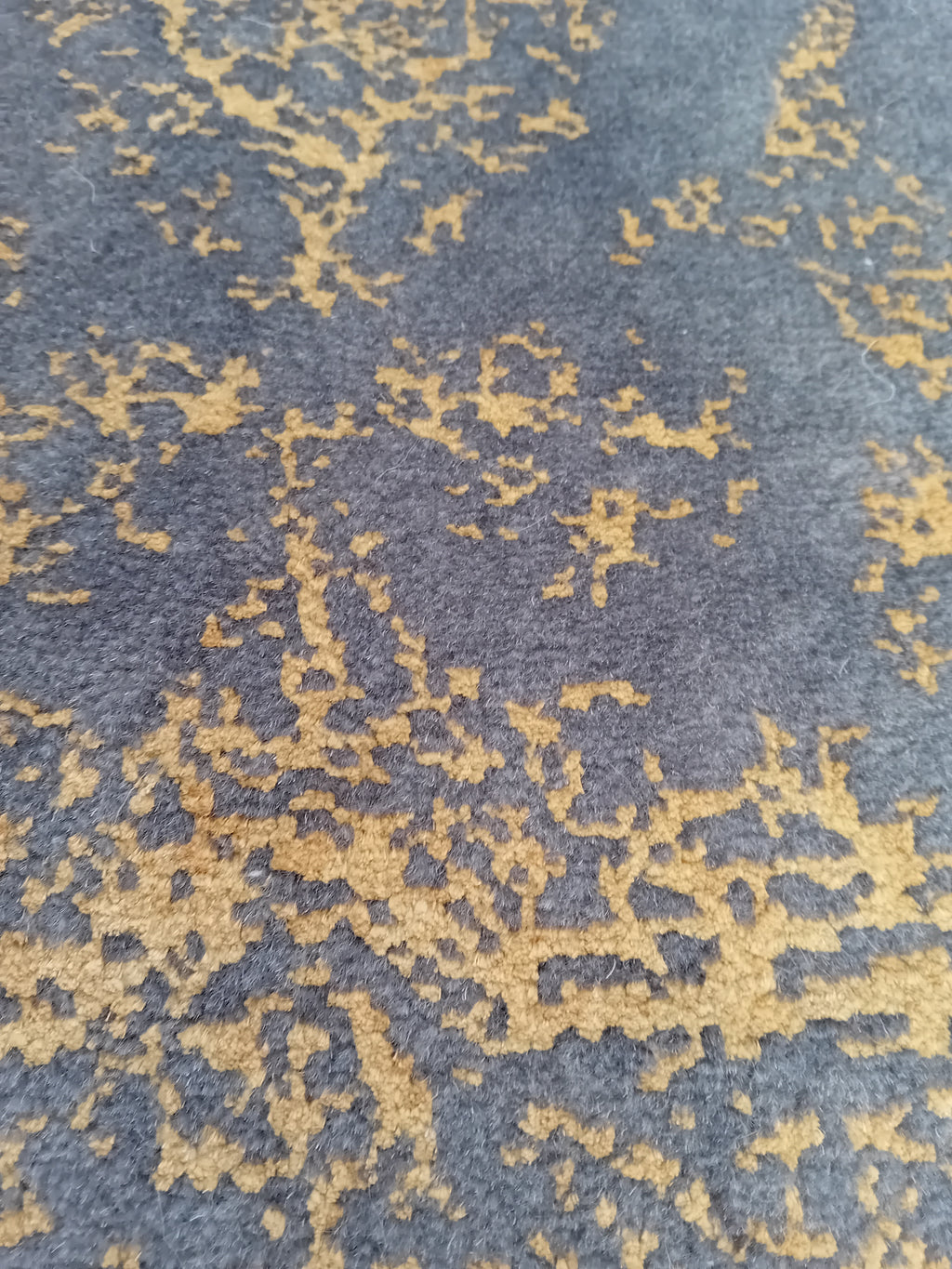 Tappeto Moderno 100x55 cm – Eleganza e Design Contemporaneo