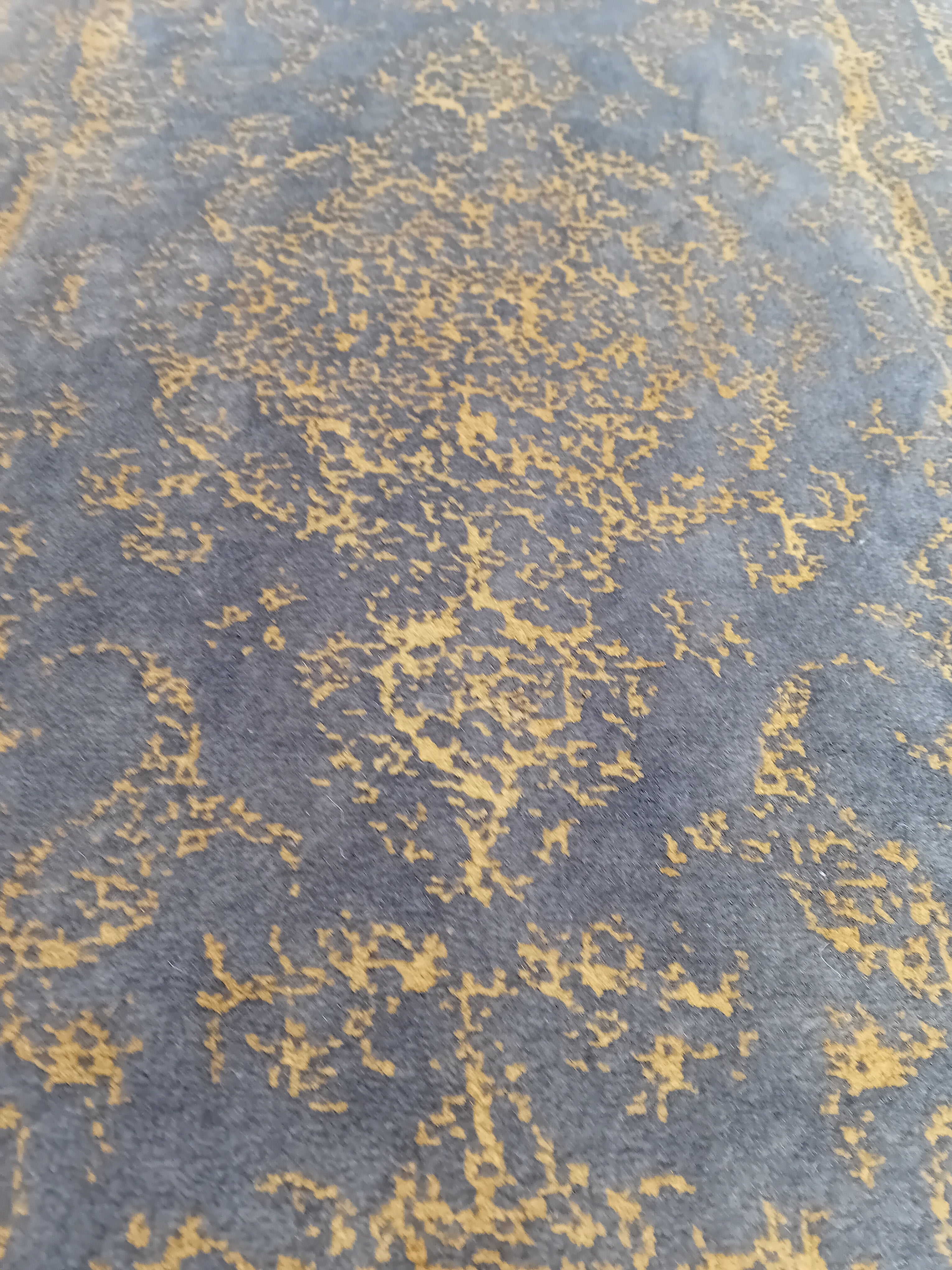 Tappeto Moderno 100x55 cm – Eleganza e Design Contemporaneo