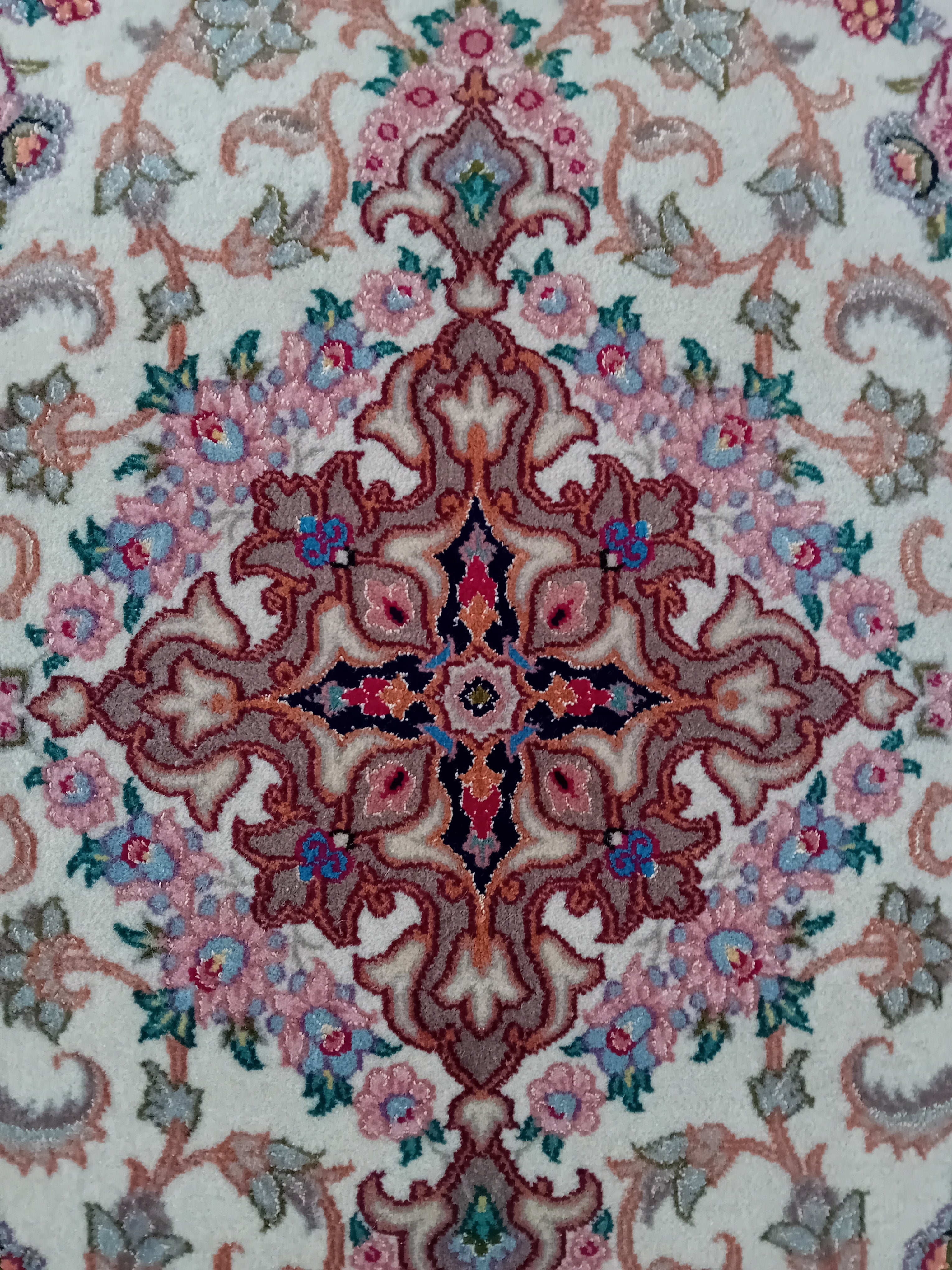 Tappeto Isfahan in Lana e Seta – 105 x 70 cm