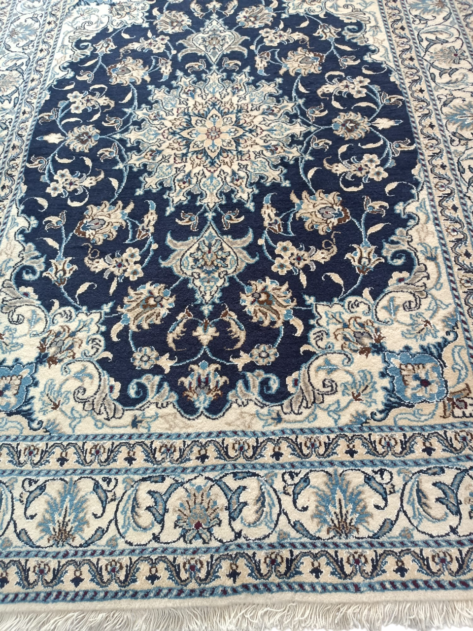 Tappeto Nain  200x150 cm – Lana e Seta di Alta Qualità