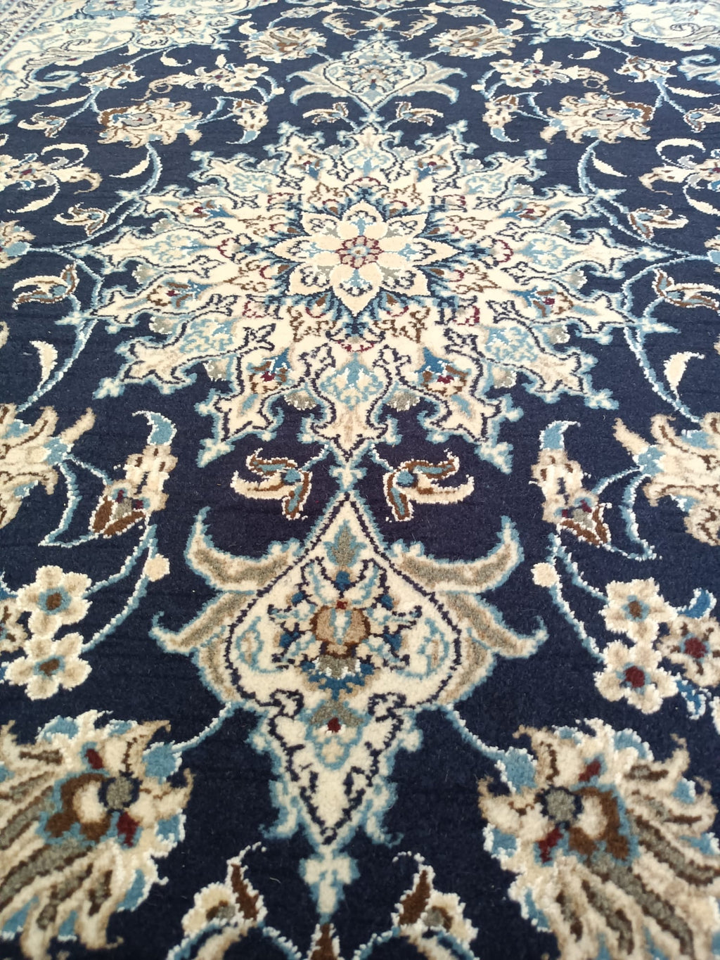 Tappeto Nain  200x150 cm – Lana e Seta di Alta Qualità